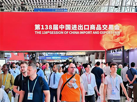 V&T блистает на 138-й Кантонской ярмарке, привлекая внимание всего мира инновационным портфолио